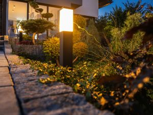 Do restaurants in Austin benefit from patio lighting?